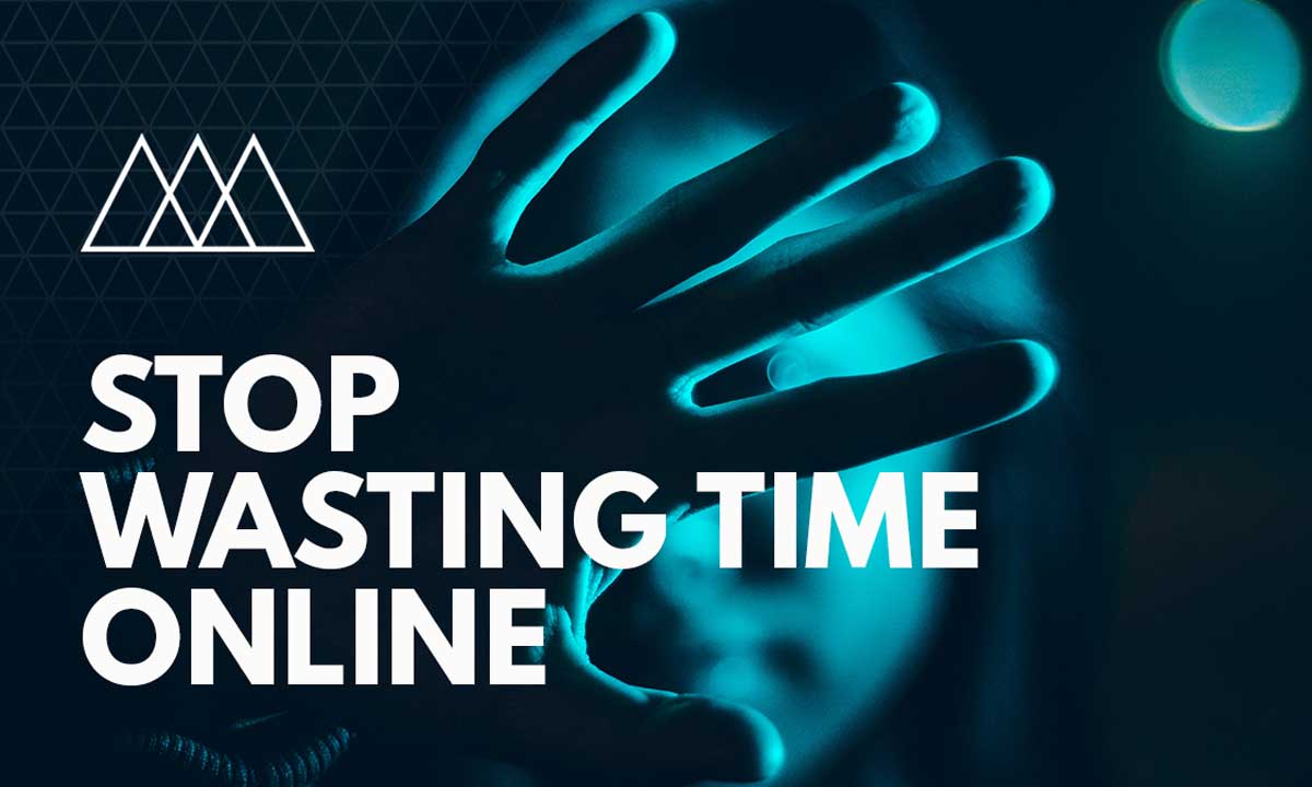 Stop Wasting Time Online with these 5 tools article by Help Me Net. Woman holding up 5 fingers